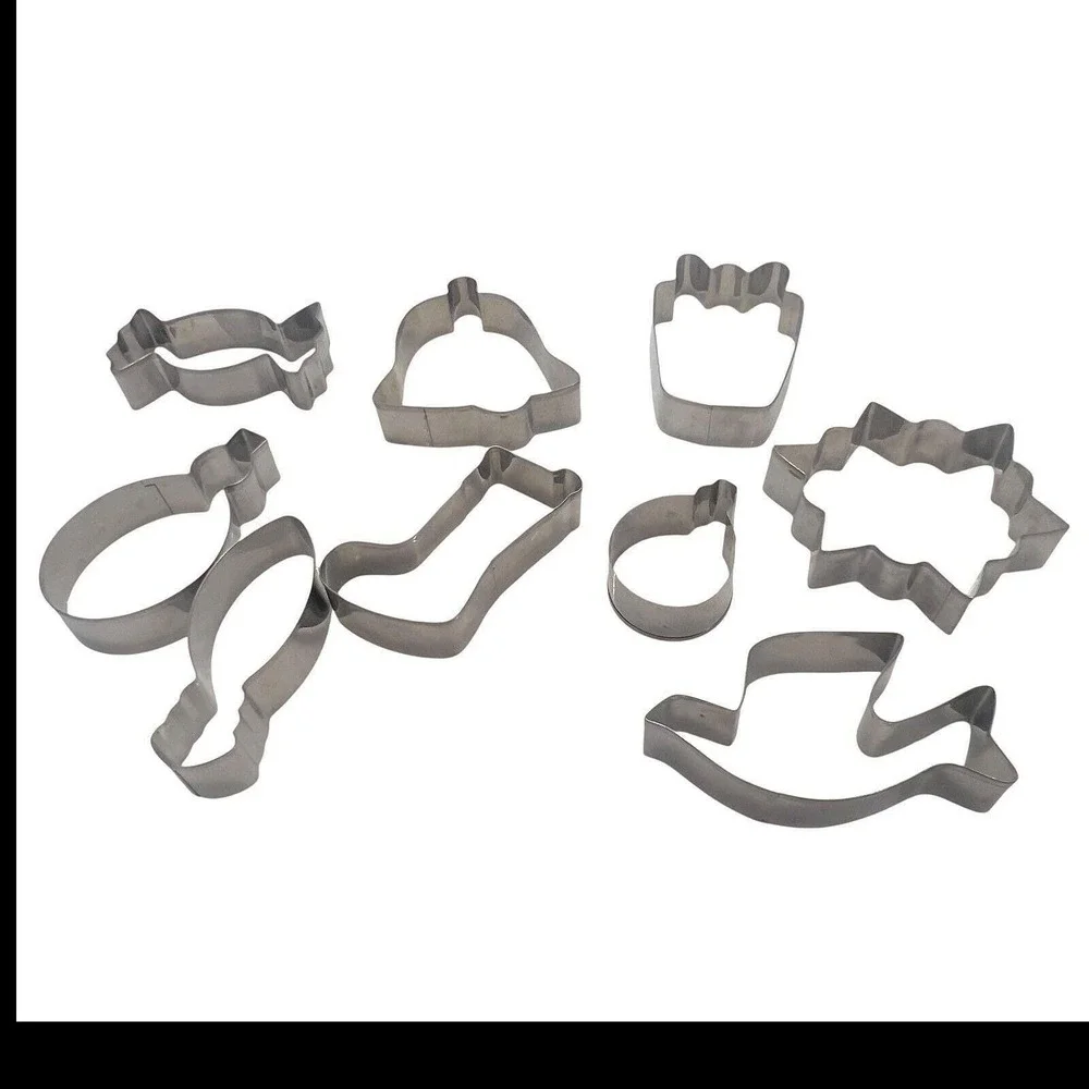 Vintage Christmas Cookie Cutters 25 Pc Copper Metal Plastic Holiday Baking‎